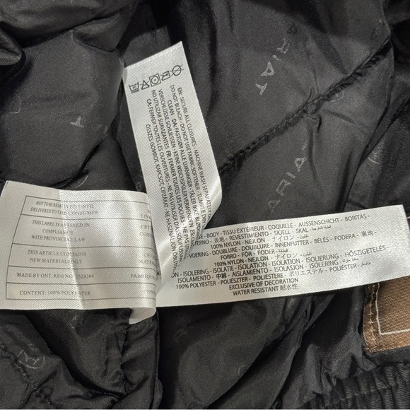 Ariat MEN'S Team Logo Insulated Jacket | Black and Gold - Picture 6 of 11